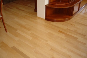 19 Fertigparkett can Ahorn