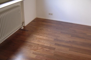 4 Fertigparkett Nußbaum